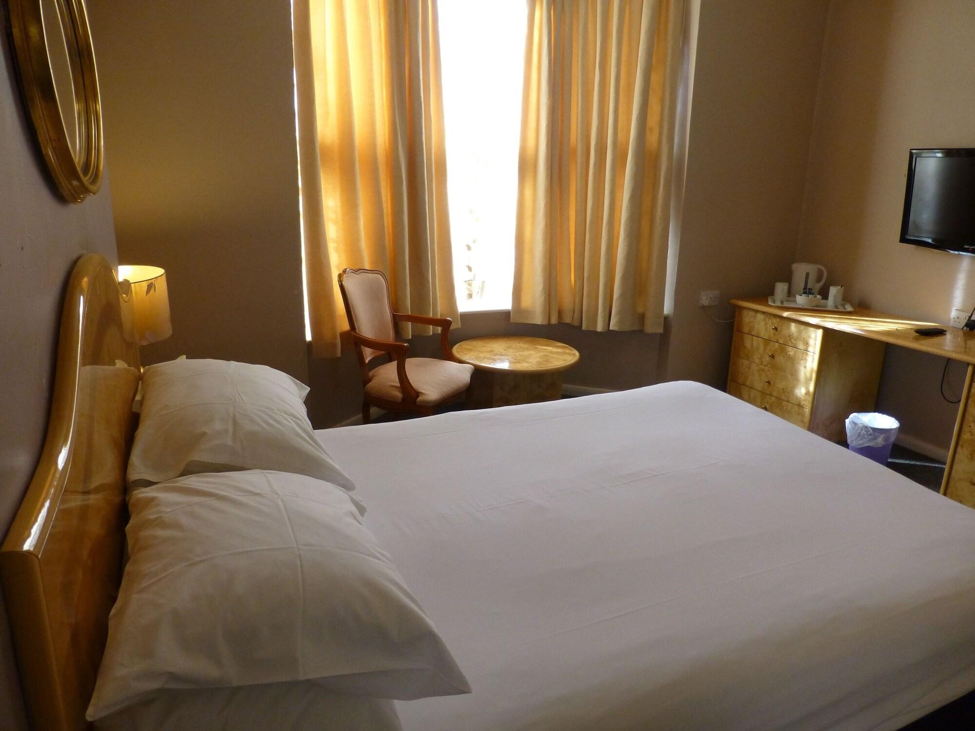 סמת'וויק Prince Hotel מראה חיצוני תמונה