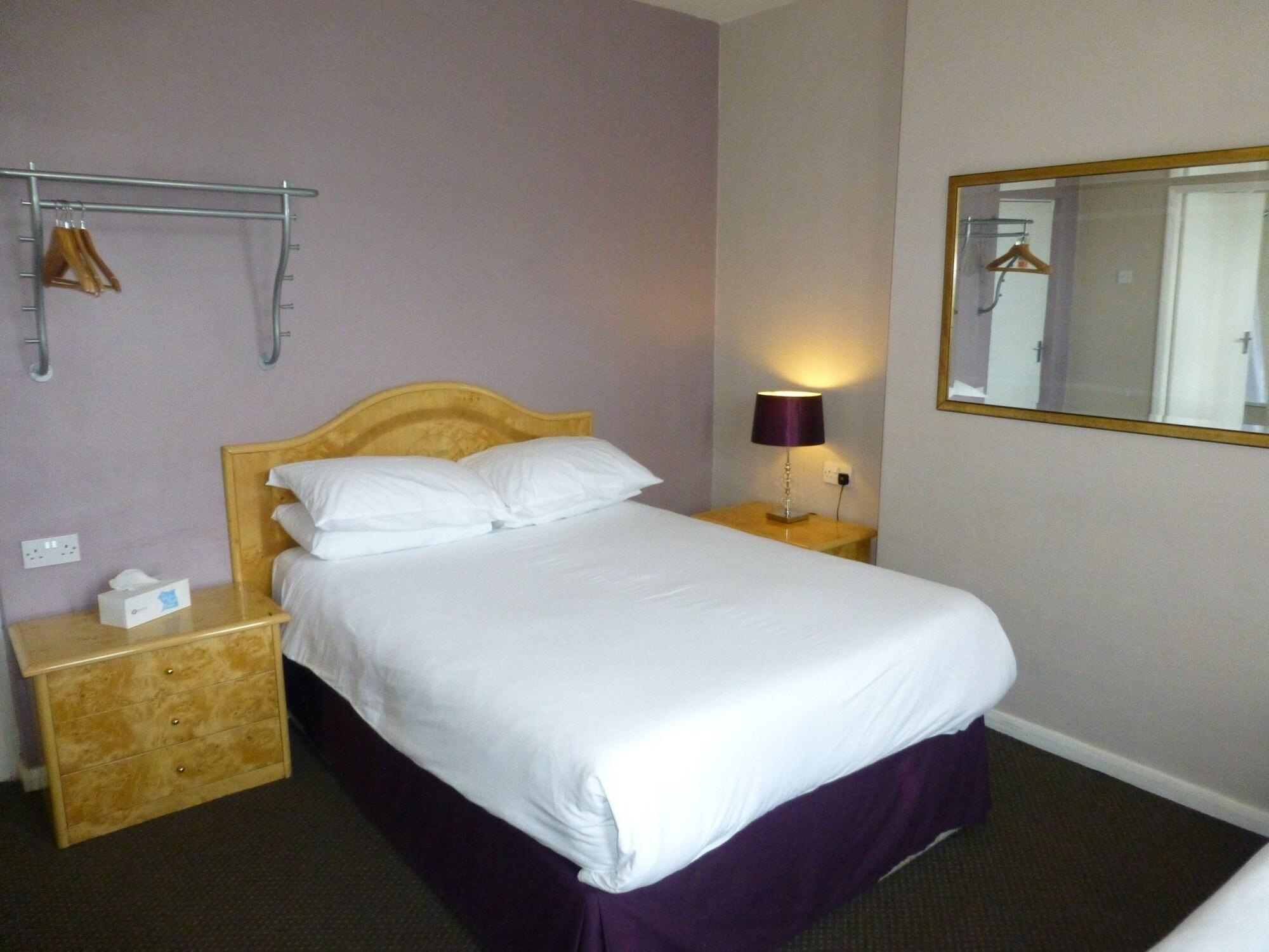 סמת'וויק Prince Hotel מראה חיצוני תמונה