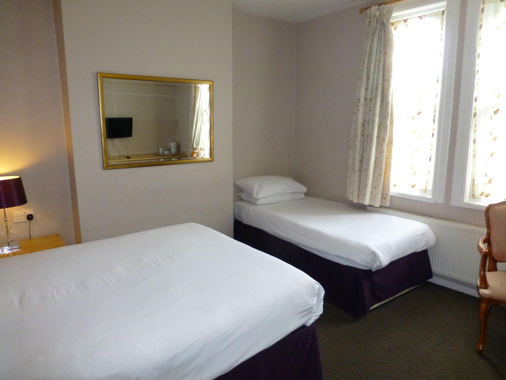 סמת'וויק Prince Hotel מראה חיצוני תמונה
