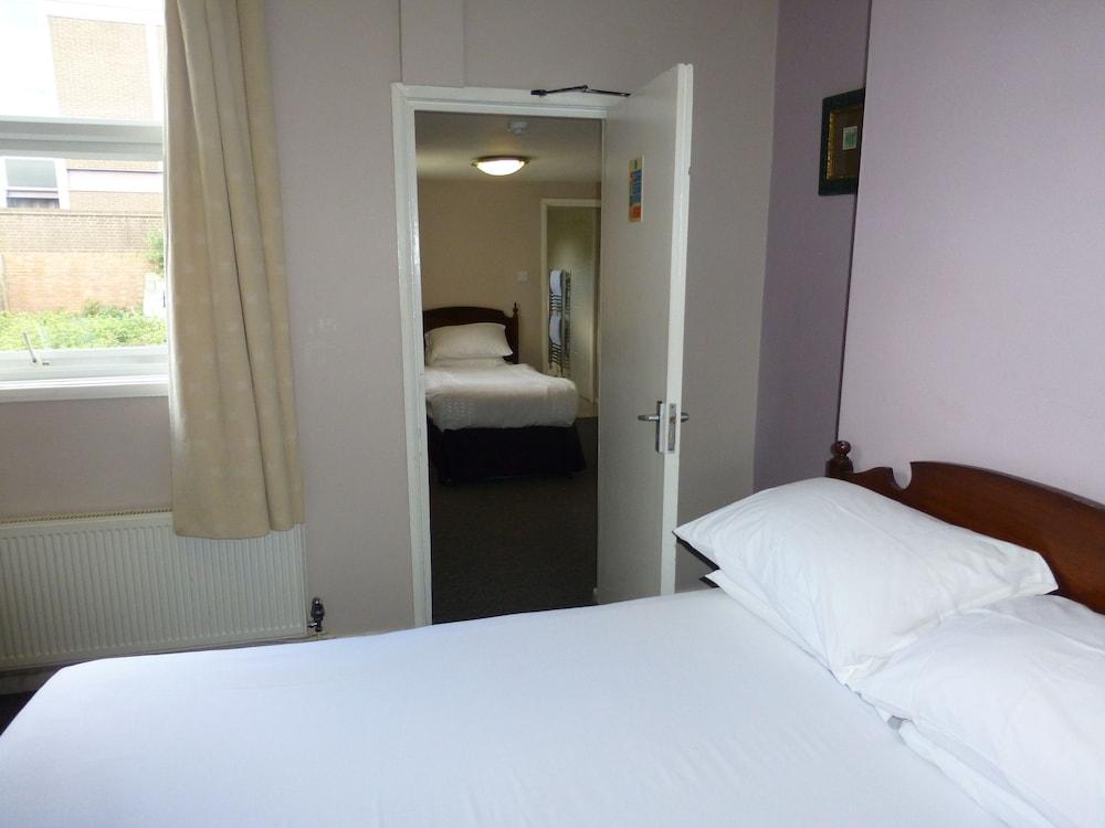 סמת'וויק Prince Hotel מראה חיצוני תמונה