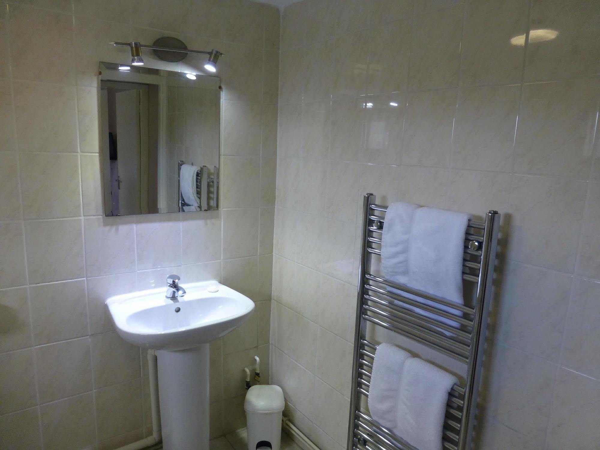 סמת'וויק Prince Hotel מראה חיצוני תמונה